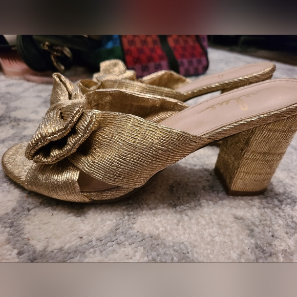 Lulu's Shoes Used Womens Size 1 Gold Bow Heels Lulus Brand Poshmark